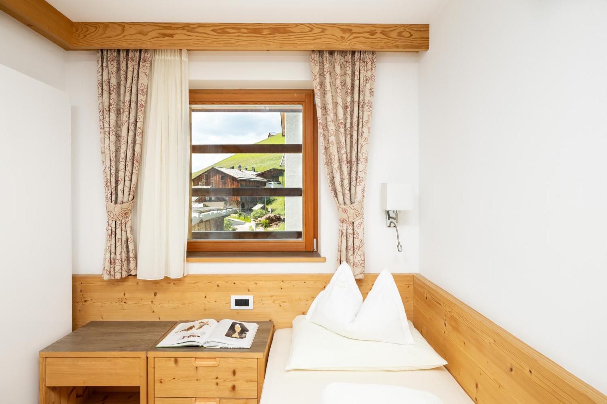 Ciasa Sopla Apartment San Cassiano  Exterior photo